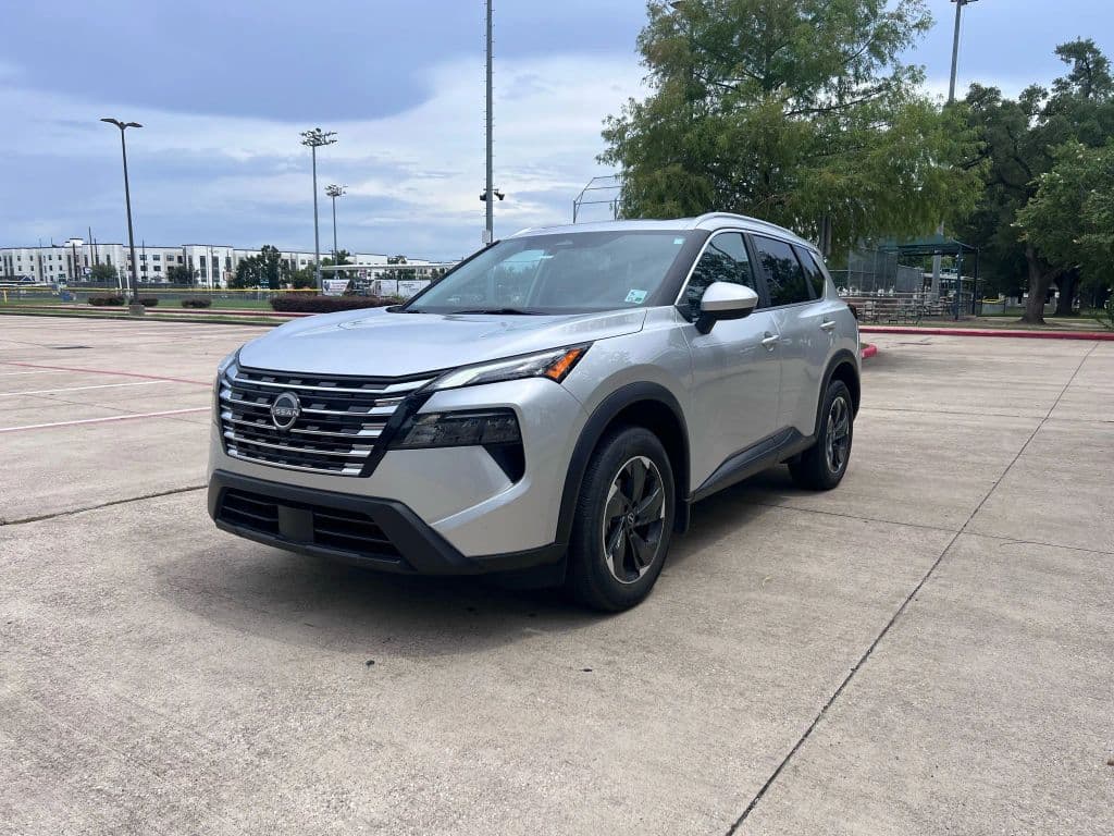 2024 Nissan Rogue SV — photo 1